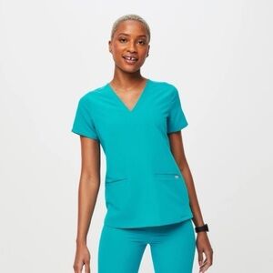 Figs Women's Turquoise Short Sleeve Scrub Casma Top
